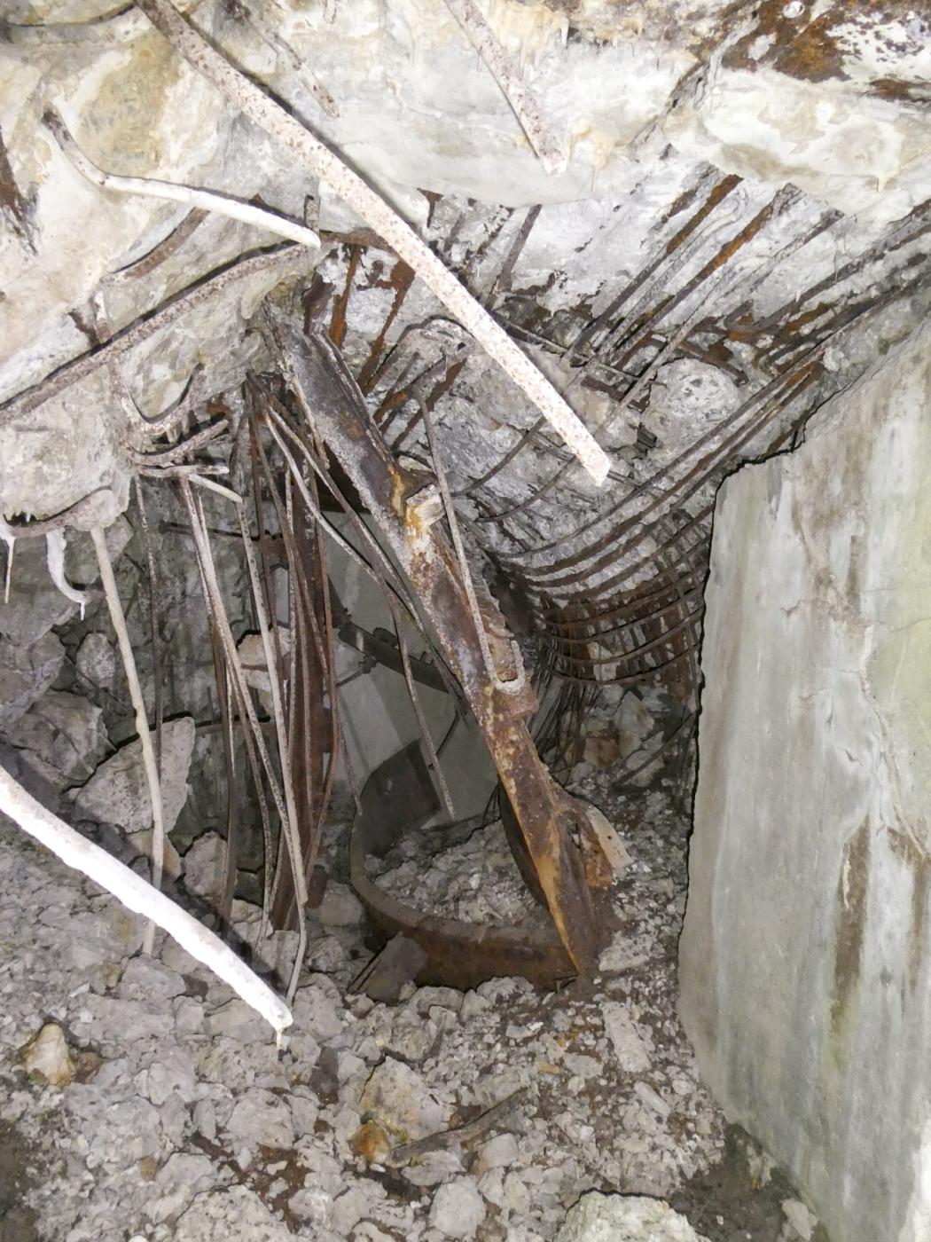 Ligne Maginot - FORT DE MAULDE OUEST - (Casemate d'artillerie) -  - ELLENA Daniel - CUNY Philippe