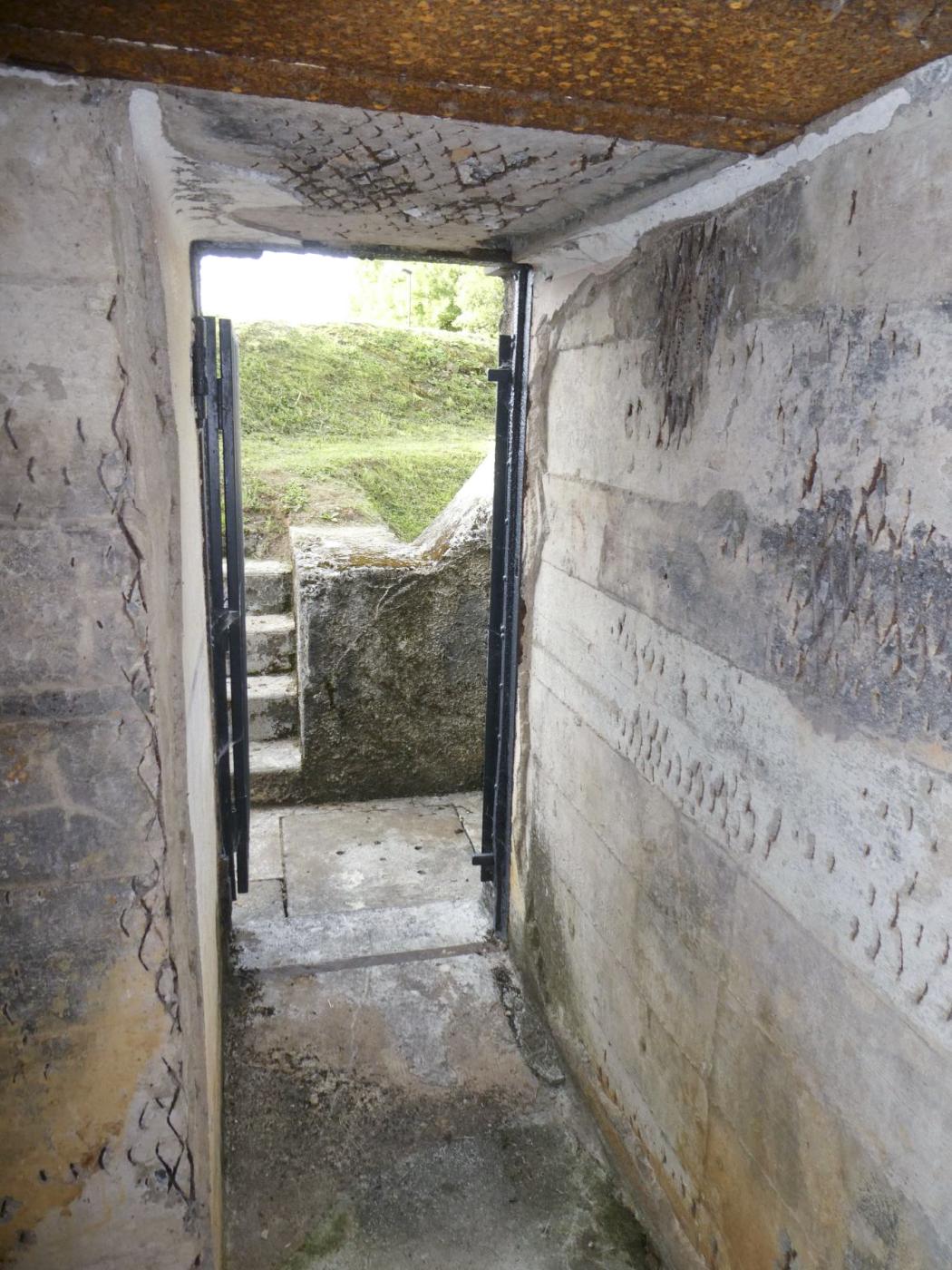 Ligne Maginot - FORT DE LEVEAU - (Chambre de coupure - Avec central) -  - ELLENA Daniel - CUNY Philippe