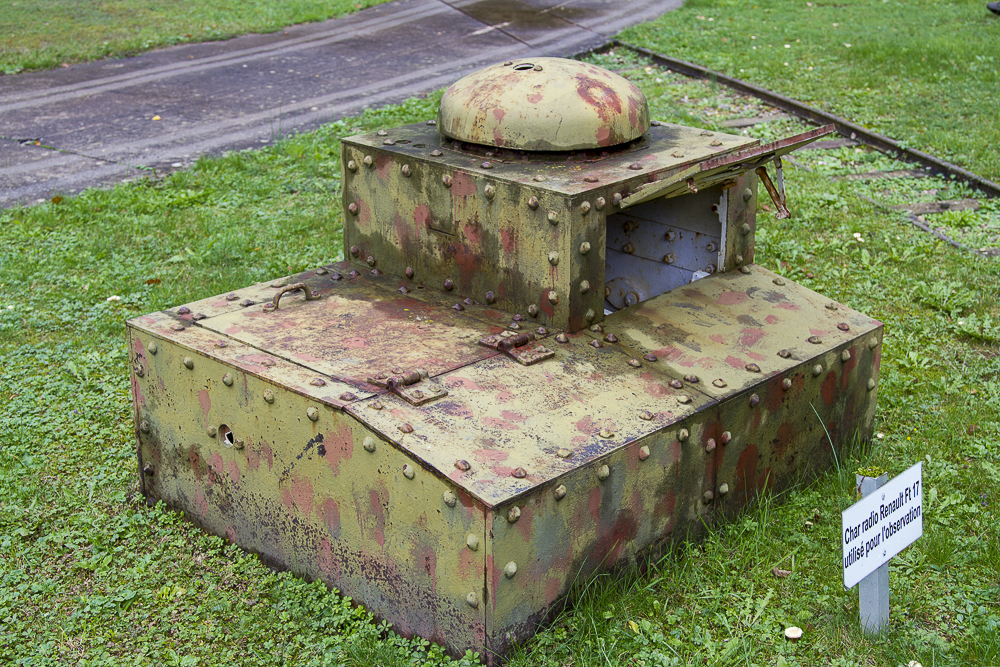 Ligne Maginot - SIMSERHOF - (Ouvrage d'artillerie) - Guérite d'observation à partir d'une tourelle de char FT17 radio exposée devant l'EM - Michel Teiten