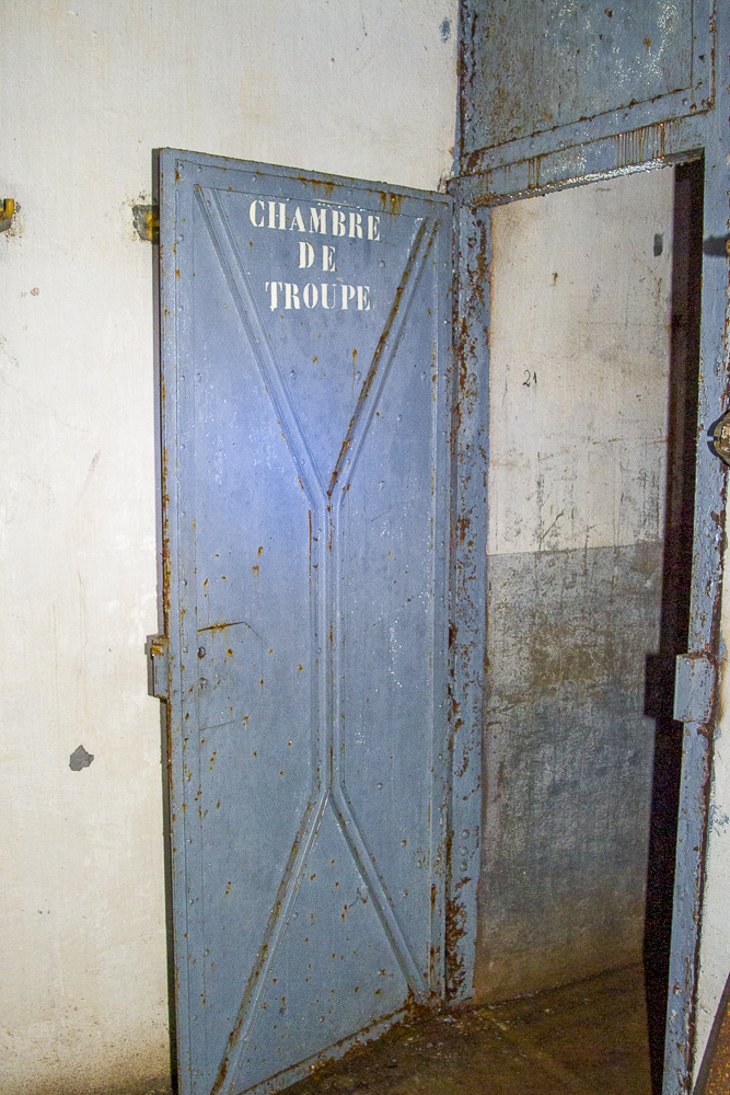 Ligne Maginot - SIMSERHOF - (Ouvrage d'artillerie) - Bloc 3
Chambre de troupe  - Michel Teiten