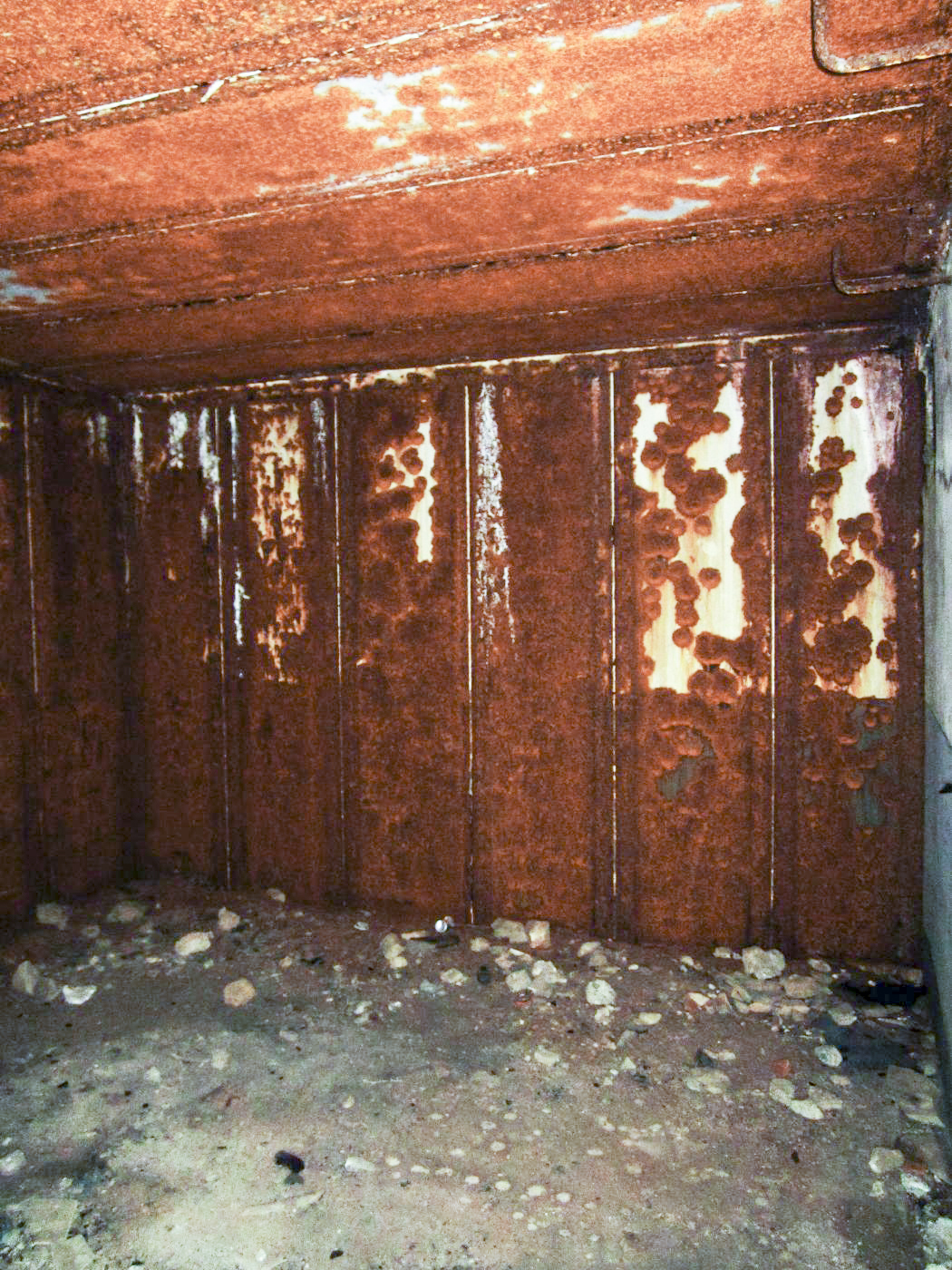 Ligne Maginot - SUD OUEST DE MAULDE - CASEMATE DE 155 - (Casemate d'artillerie) - Local à obus - Gregory Fuchs