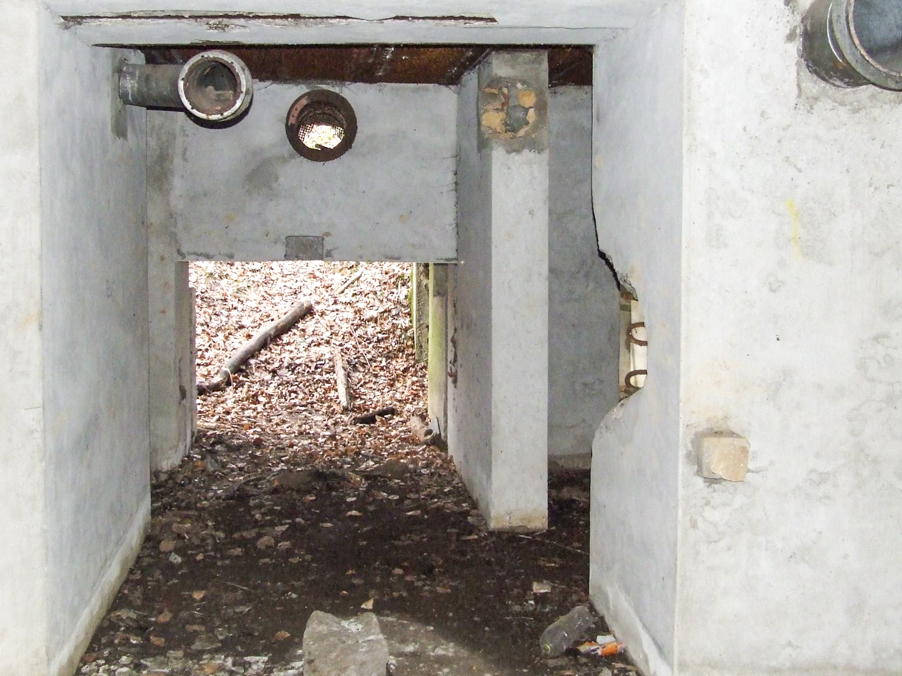 Ligne Maginot - SCHIRRHEINERWEG OUEST - (Casemate d'infanterie - Simple) - L'entrée matériel vue depuis l'intérieur. - STENGER Mathieu