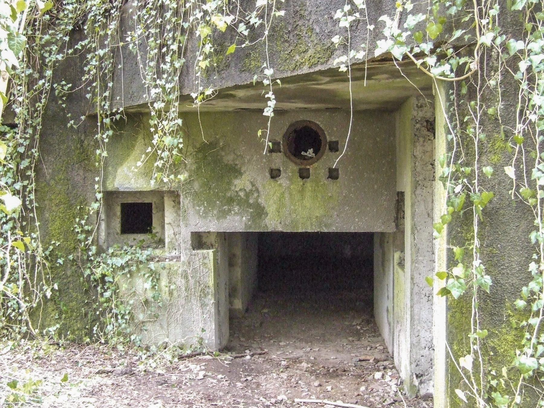 Ligne Maginot - SCHIRRHEINERWEG EST - (Casemate d'infanterie - Simple) - L'entrée pour le matériel. - STENGER Mathieu