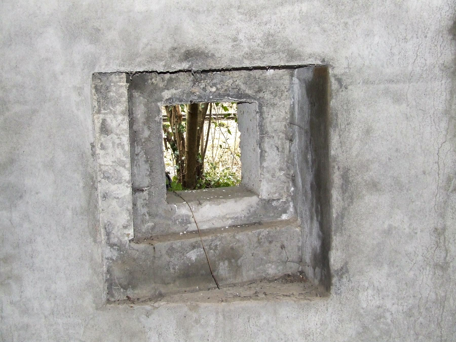 Ligne Maginot - SCHIRRHEINERWEG EST - (Casemate d'infanterie - Simple) - Le créneau FM de défense vers l'arrière. - STENGER Mathieu