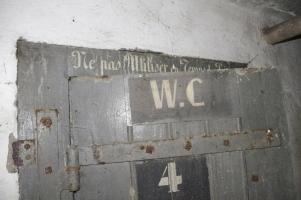 Ligne Maginot - METRICH NORD - C50 - (Casemate d'infanterie - Simple) - Les portes ont encore leurs marquages d'origine.