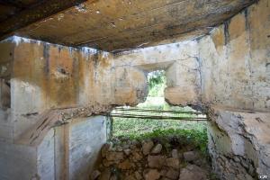 Ligne Maginot - DB202 - (Blockhaus pour canon) - Créneau dessus de l'entrée pour le canon