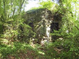 Ligne Maginot - DB25 - (Blockhaus pour canon) - L'entrée détruite