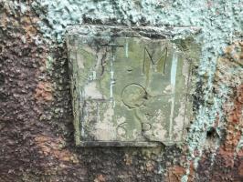 Ligne Maginot - AGAISEN (AN) - E03 - (Ouvrage d'artillerie) - Bloc cheminée
Sur la façade marquage de l'entrée d'une ligne téléphonique à six paires.