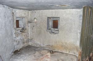 Ligne Maginot - E6 - TOURNEFORT (Casemate d'infanterie) - Deux créneaux FM, à droite niche blindé