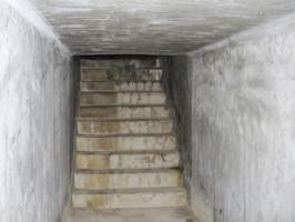 Ligne Maginot - E6 - TOURNEFORT (Casemate d'infanterie) - Escalier assurant la liaison entre la casemate et la galerie passant sous la route