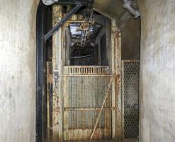 Ligne Maginot - FERMONT - A2 - (Ouvrage d'artillerie) - Bloc 1
Monte-charge Baudet Donon Roussel de 2,5 T au pied du bloc