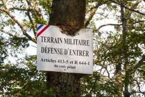 Ligne Maginot - 10T - (Chambre de coupure) - 3 panneaux de ce type autour de l'emprise de la chambre de coupure....