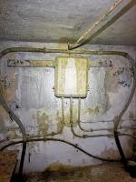 Ligne Maginot - 36T - (Chambre de coupure) - Intérieur du local téléphonique avec le boîtier répartiteur LMRT (modernisation après-guerre)
