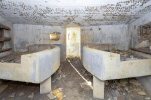 Ligne Maginot - CB14BIS - (Blockhaus pour arme infanterie) - Les deux tables support pour les mitrailleuses Hotchkiss