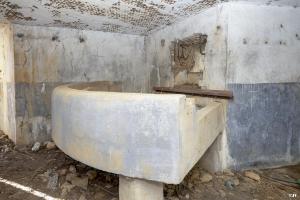 Ligne Maginot - CB14BIS - (Blockhaus pour arme infanterie) - Table support pour  mitrailleuse Hotchkiss