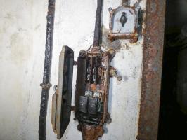 Ligne Maginot - FERMONT - A2 - (Ouvrage d'artillerie) - Bloc 4
Disjoncteur