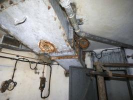 Ligne Maginot - FERMONT - A2 - (Ouvrage d'artillerie) - Bloc 4
Le convoyeur à douilles passe par les chambres de l'étage inférieur