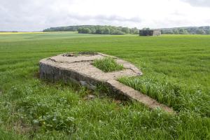 Ligne Maginot - CT91 - BREITENBAUM - (Cuve pour arme d'infanterie) - Cb344 Breitenbaum en arrière plan