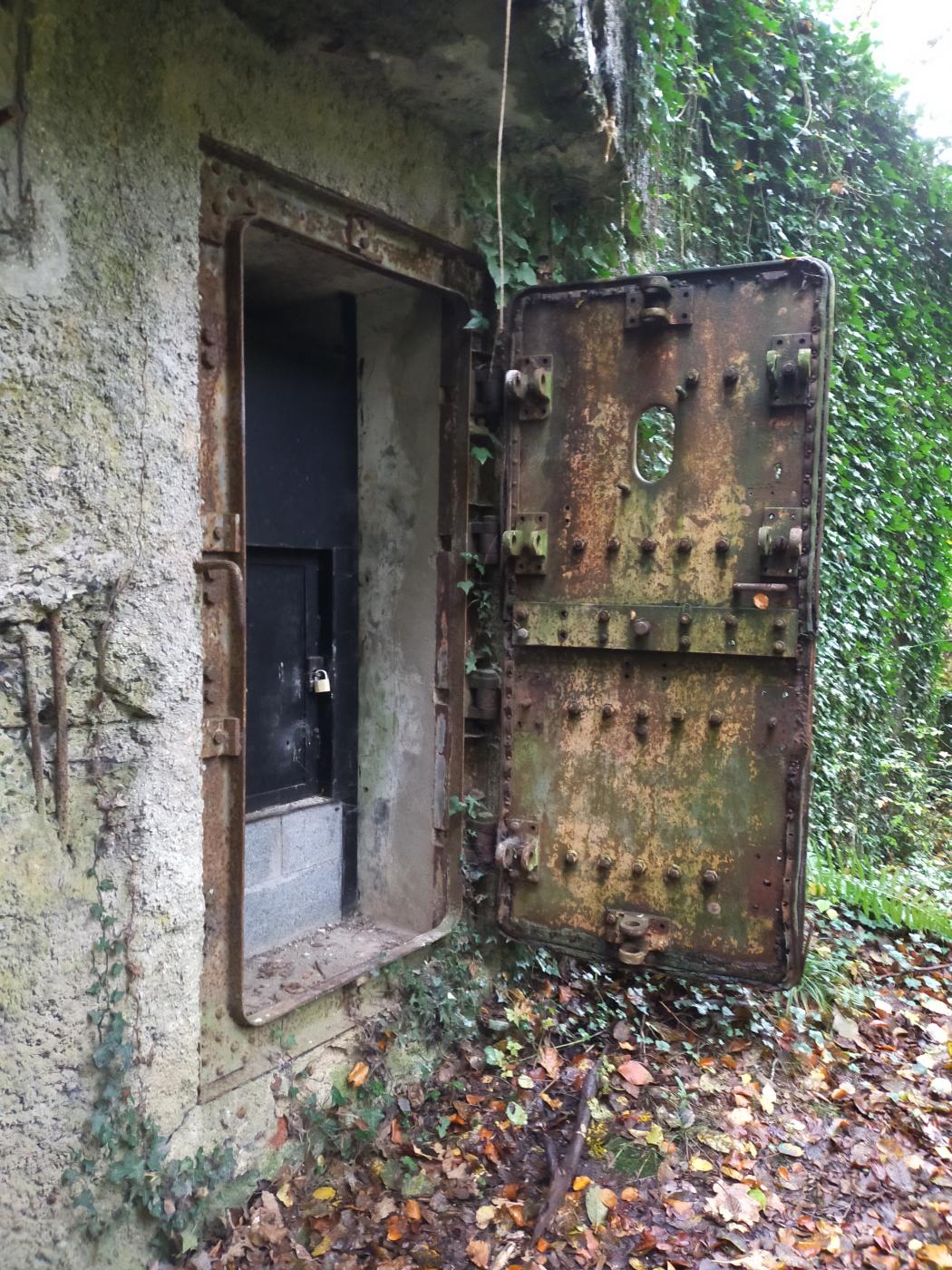 Ligne Maginot - C19 - TRECHON - (Casemate d'infanterie - Double) - L'accès est condamné. - Julien Boulanger