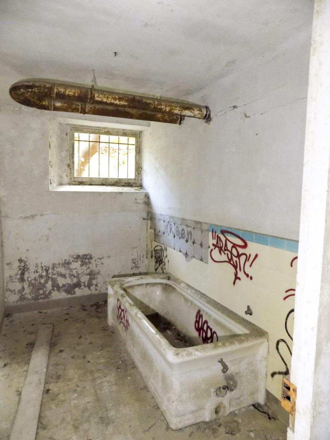 Ligne Maginot - LEMBACH - (Camp de sureté) - Salle de bain - luc.j