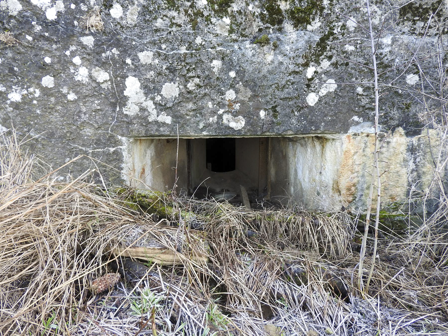 Ligne Maginot - MAISON ROUGE - (Blockhaus pour arme infanterie) - Un des créneaux pour mitrailleuse. - STENGER Mathieu