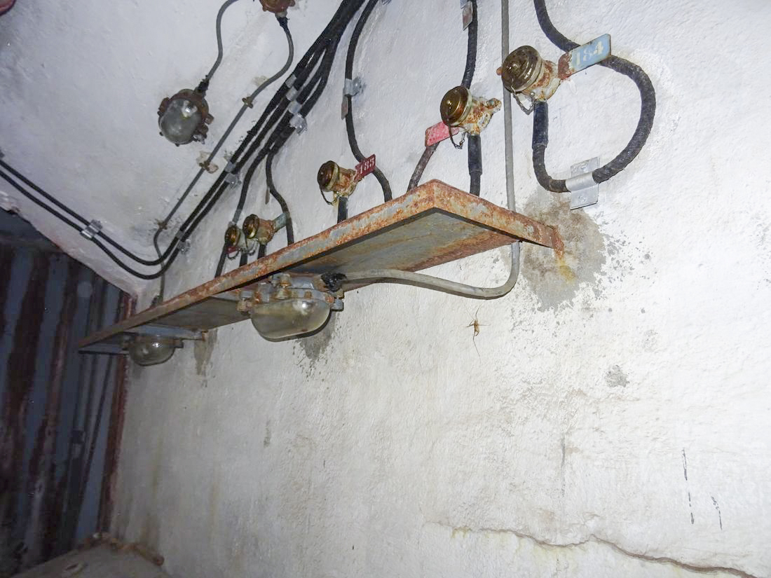 Ligne Maginot - MONT AGEL EST - BLOC 8 - (Observatoire d'artillerie) - Les prises téléphoniques. - ammagsdr