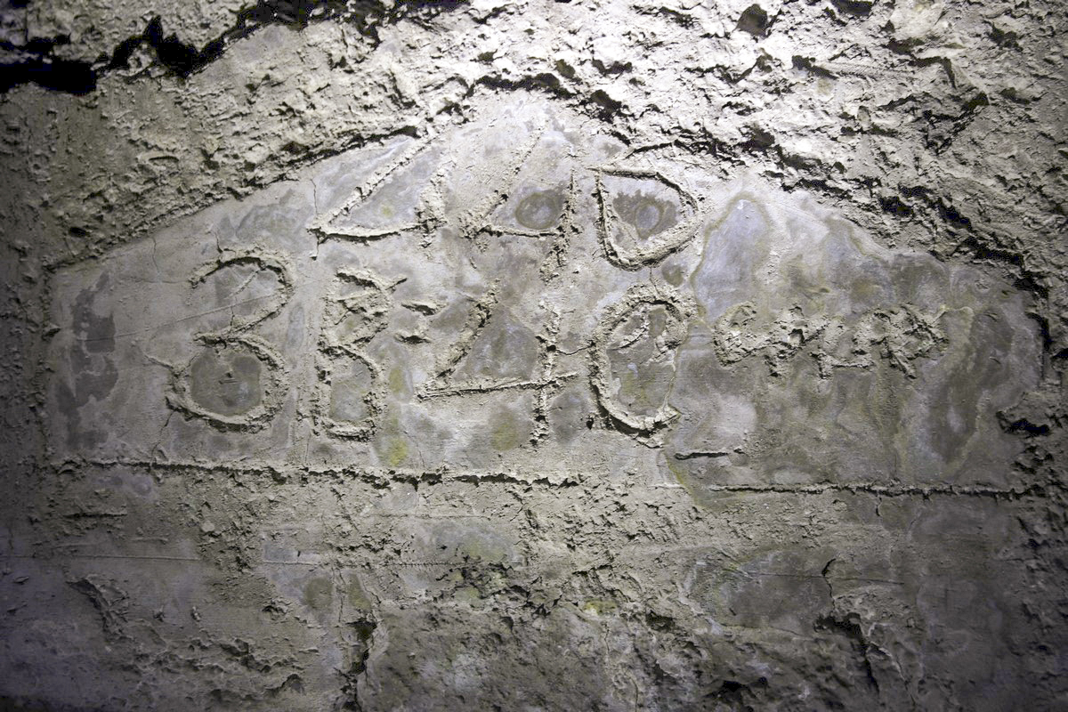 Ligne Maginot - LA PORTE 5 - (Blockhaus pour arme infanterie) - Gravure des constructeurs  - Alain Perouffe