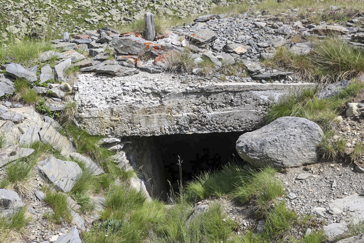 Ligne Maginot - COTE 2415 - (Blockhaus pour arme infanterie) - Entrée - Alain Perouffe