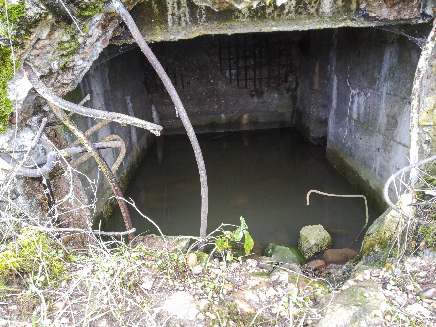 Ligne Maginot - IMMEREN 5 - (Blockhaus pour arme infanterie) - L'intérieur vu par le créneau - Marc Fossoul