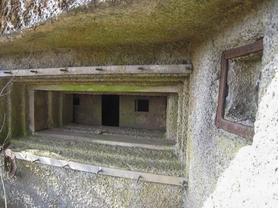 Ligne Maginot - DB17 - (Blockhaus pour canon) - Les volets blindés pour le canon propres au blockhaus type RFM 36 - Pruzsina jerome