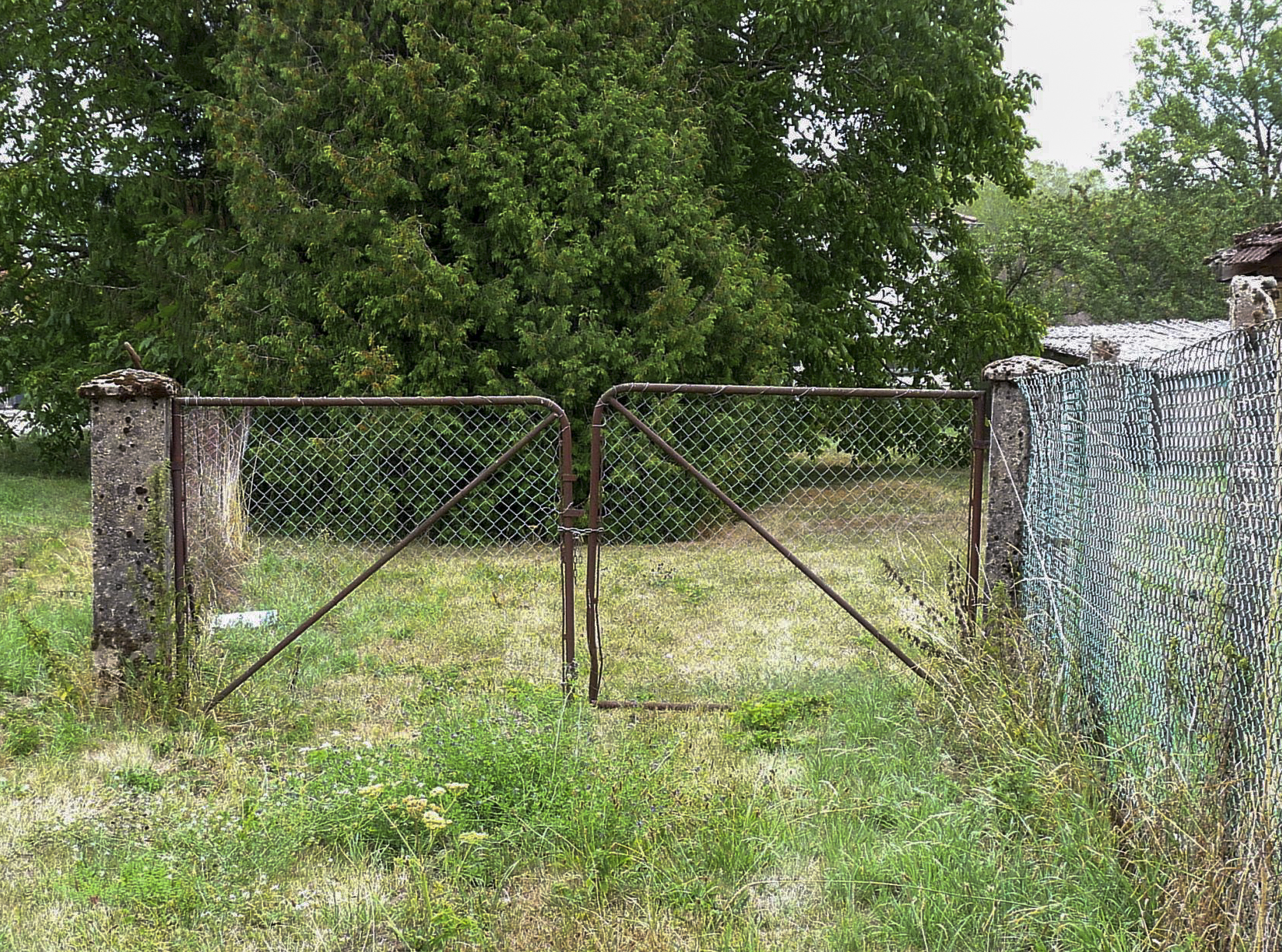 Ligne Maginot - LUDELANGE - (Stand de tir) - Restes de l'entrée - Sylvie Laure LAMBERT
