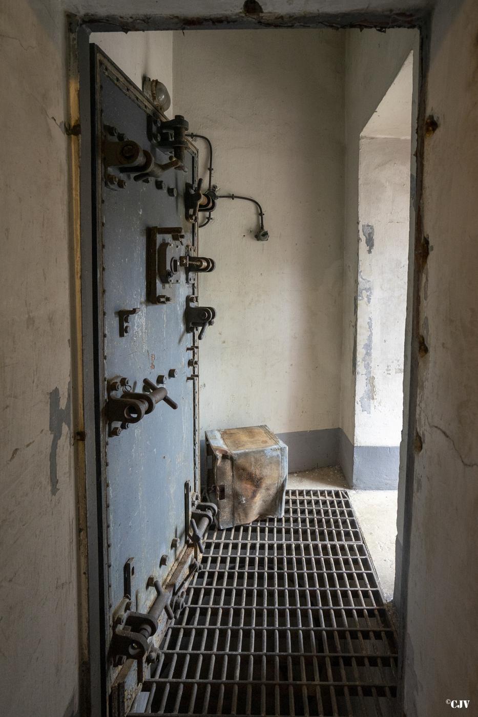 Ligne Maginot - AGAISEN (AN) - E03 - (Ouvrage d'artillerie) - Bloc 1
L'entrée des hommes - Lia VERMEULEN