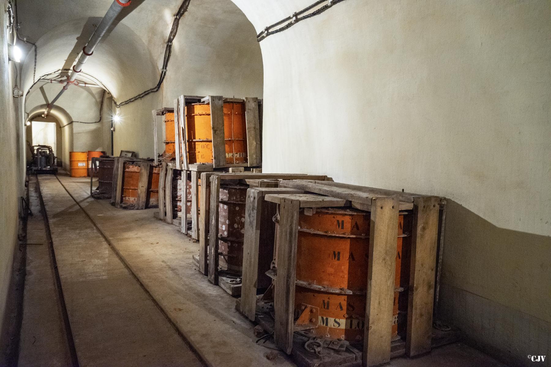 Ligne Maginot - AGAISEN (AN) - E03 - (Ouvrage d'artillerie) - Bloc 2
Stock de filtres de réchange - Lia VERMEULEN