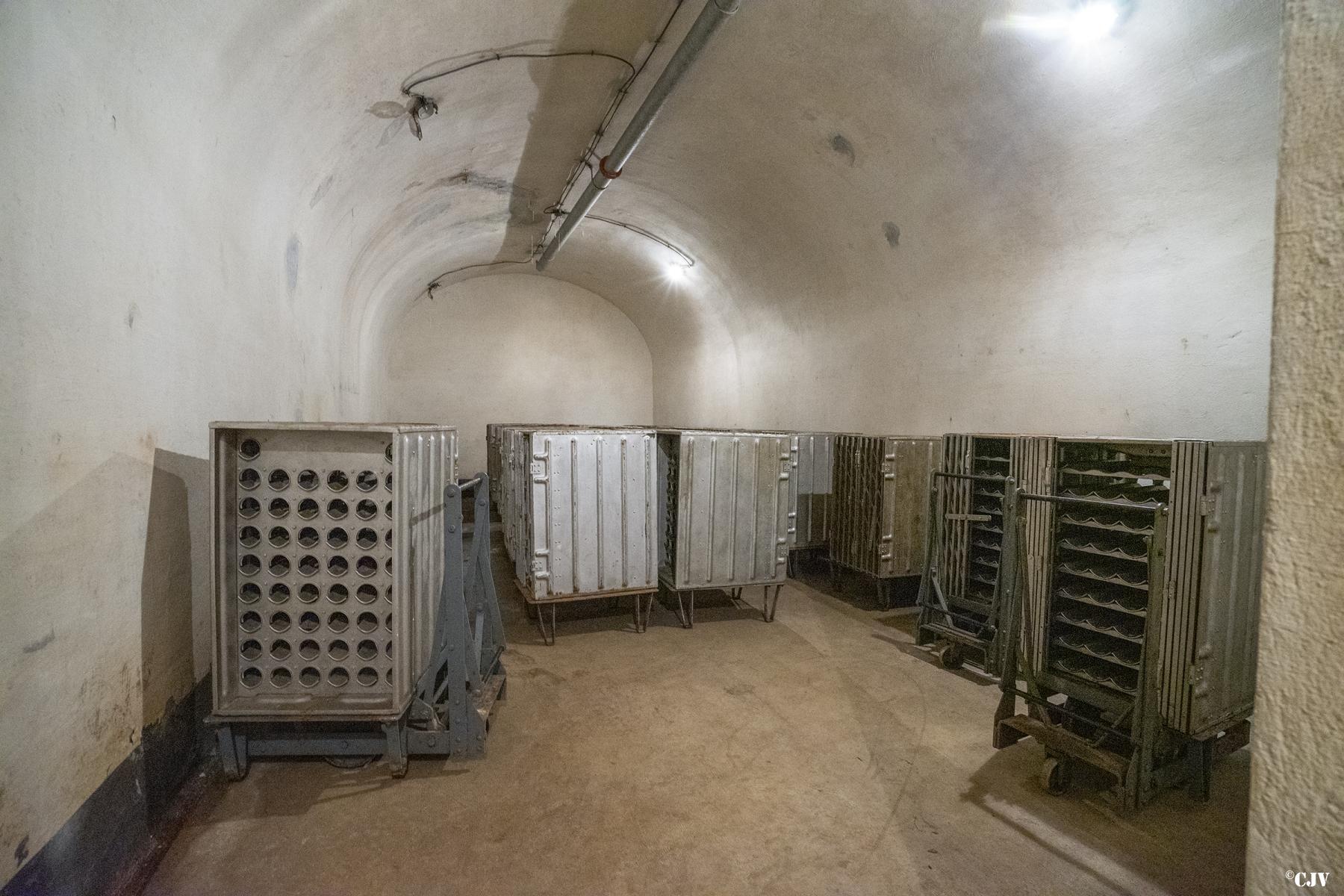 Ligne Maginot - AGAISEN (AN) - E03 - (Ouvrage d'artillerie) - Bloc 2
Le magasin à munitions - Lia VERMEULEN