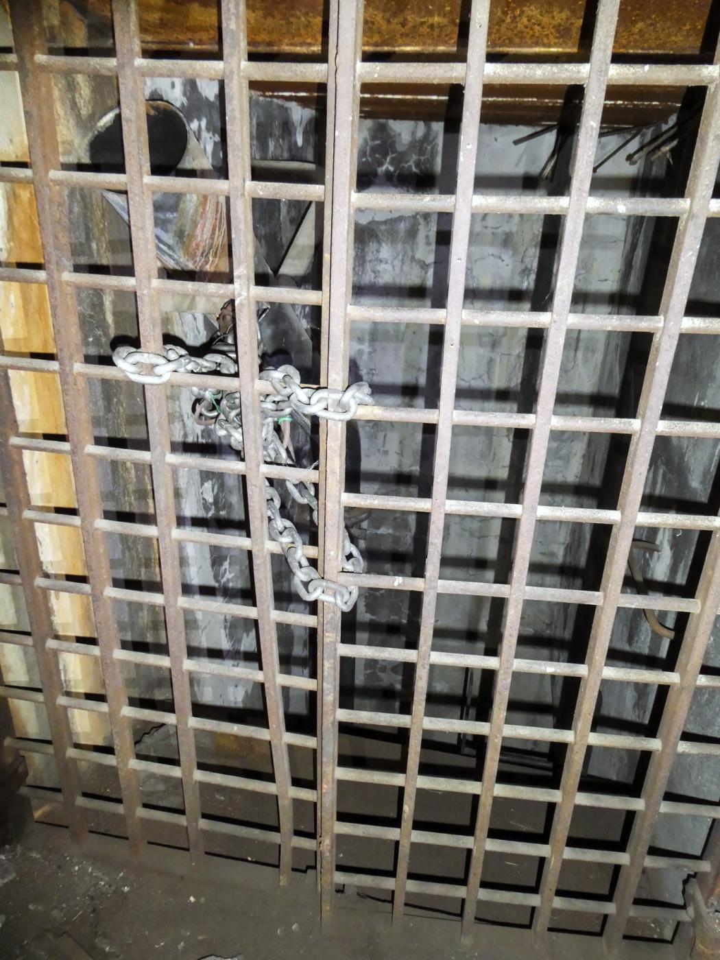 Ligne Maginot - MONTE GROSSO (MG) - E02 - (Ouvrage d'artillerie) - Bloc 4
Deuxième grille de protection - ELLENA Daniel - CUNY Philippe