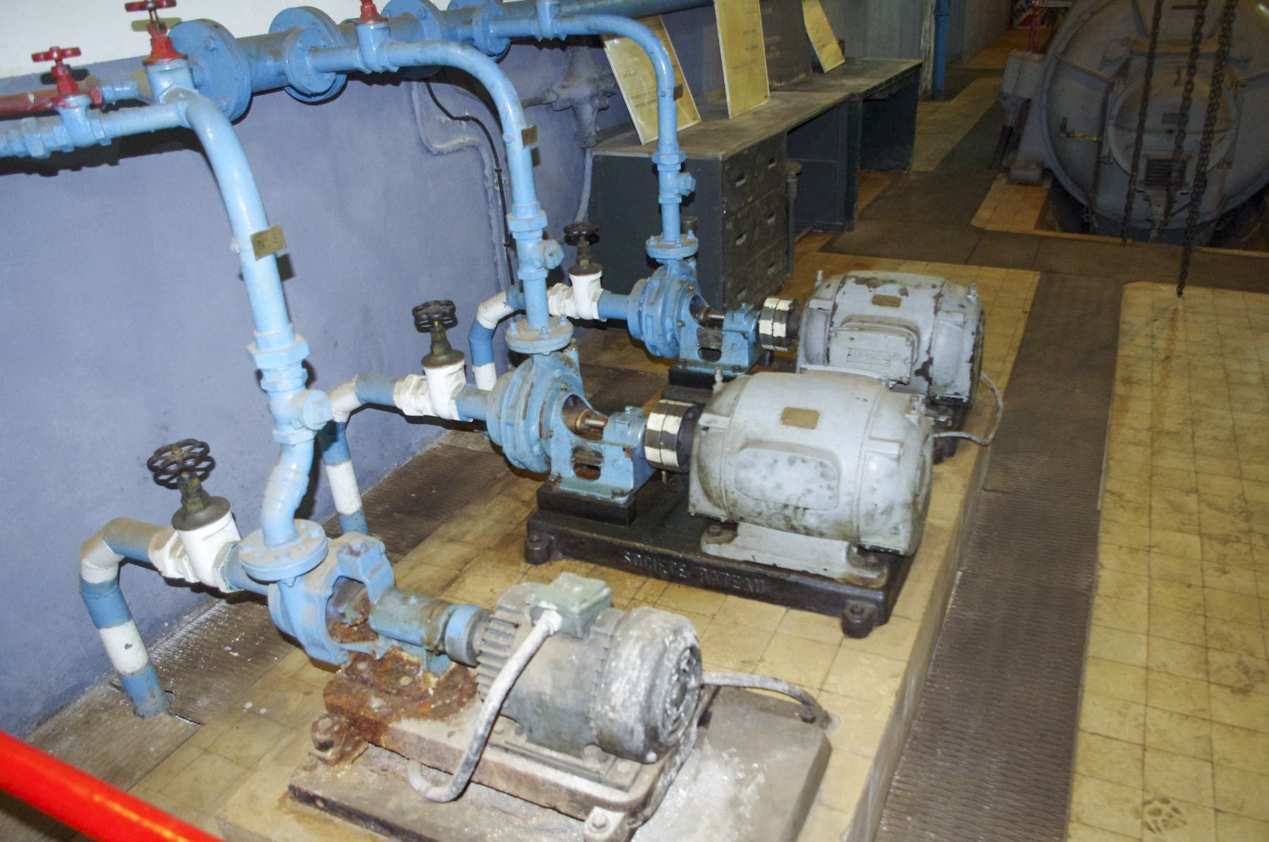 Ligne Maginot - FERMONT - A2 - (Ouvrage d'artillerie) - Pompes à eau Rateau et deux moteurs électriques Als.Thom - STENGER Mathieu