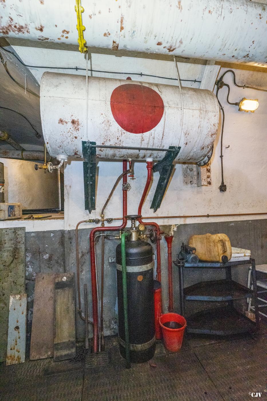 Ligne Maginot - AGAISEN (AN) - E03 - (Ouvrage d'artillerie) - L'usine électrique
Cuve journalière - Lia VERMEULEN