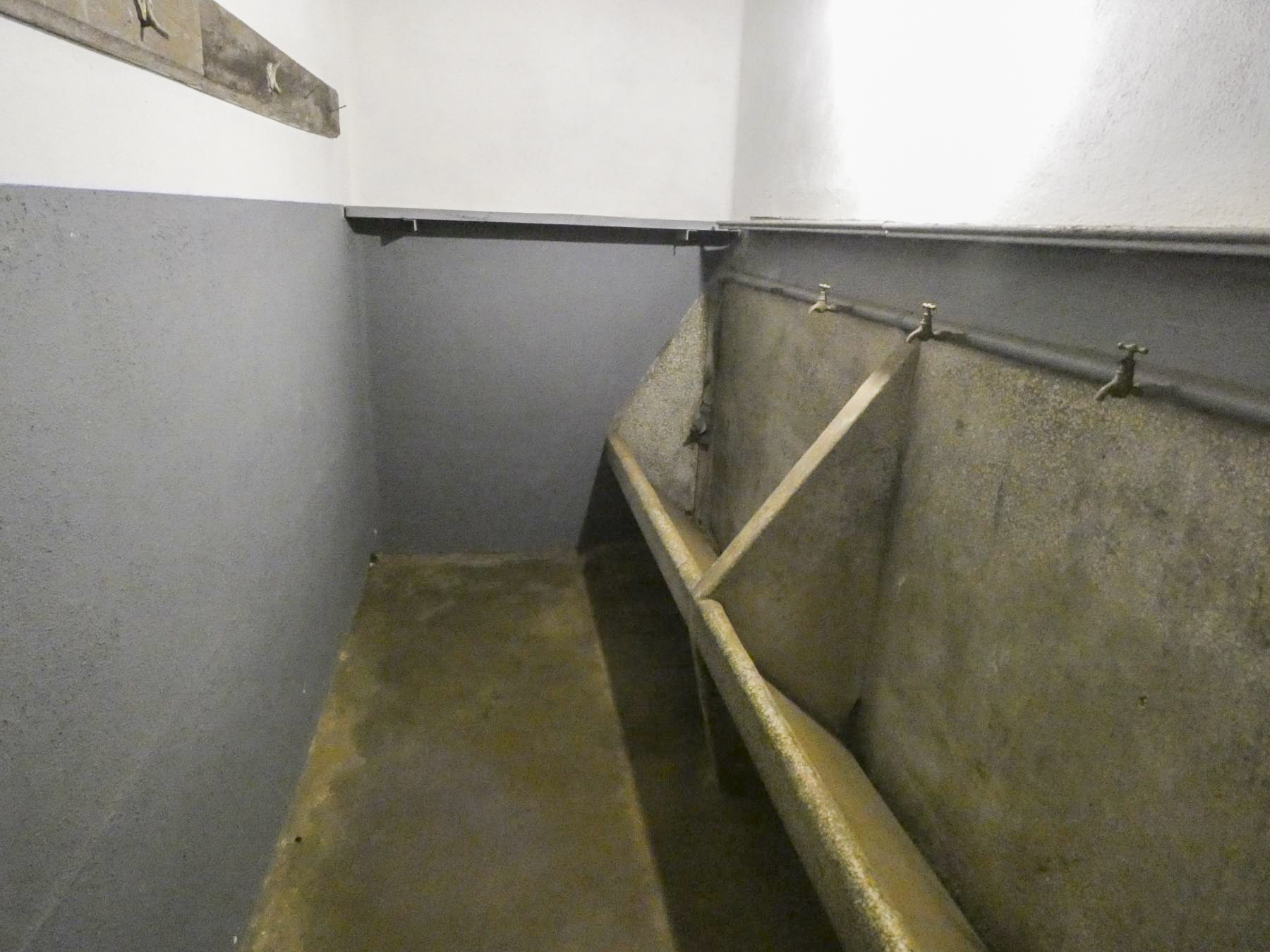 Ligne Maginot - FERMONT - A2 - (Ouvrage d'artillerie) - Lavabos pour les sous-officiers - STENGER Mathieu