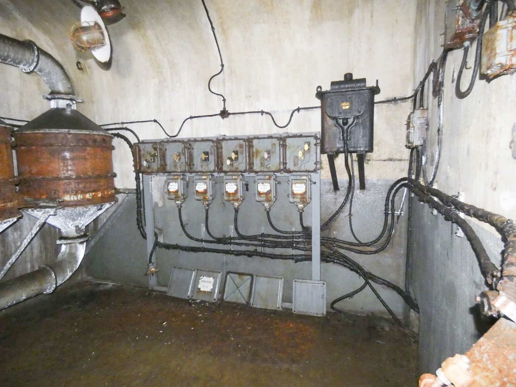 Ligne Maginot - FERMONT - A2 - (Ouvrage d'artillerie) - Bloc 1
Local technique - STENGER Mathieu