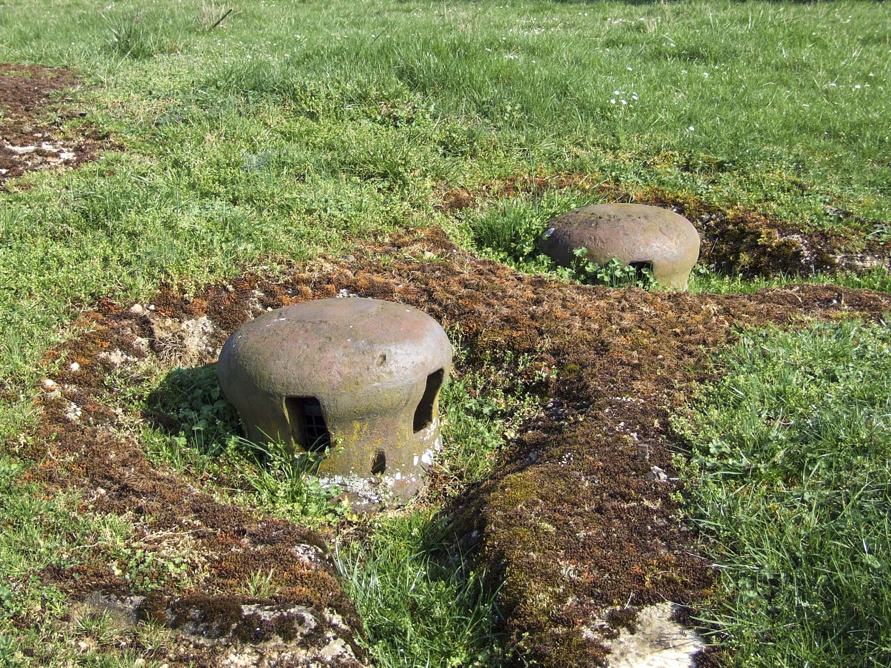 Ligne Maginot - FERMONT - A2 - (Ouvrage d'artillerie) - Bloc 2
Champignons de prise d'air - STENGER Mathieu