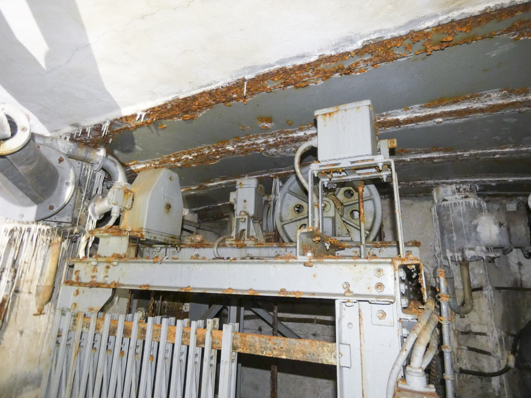 Ligne Maginot - FERMONT - A2 - (Ouvrage d'artillerie) - Bloc 3
Moteur et treuil du monte-charge - STENGER Mathieu