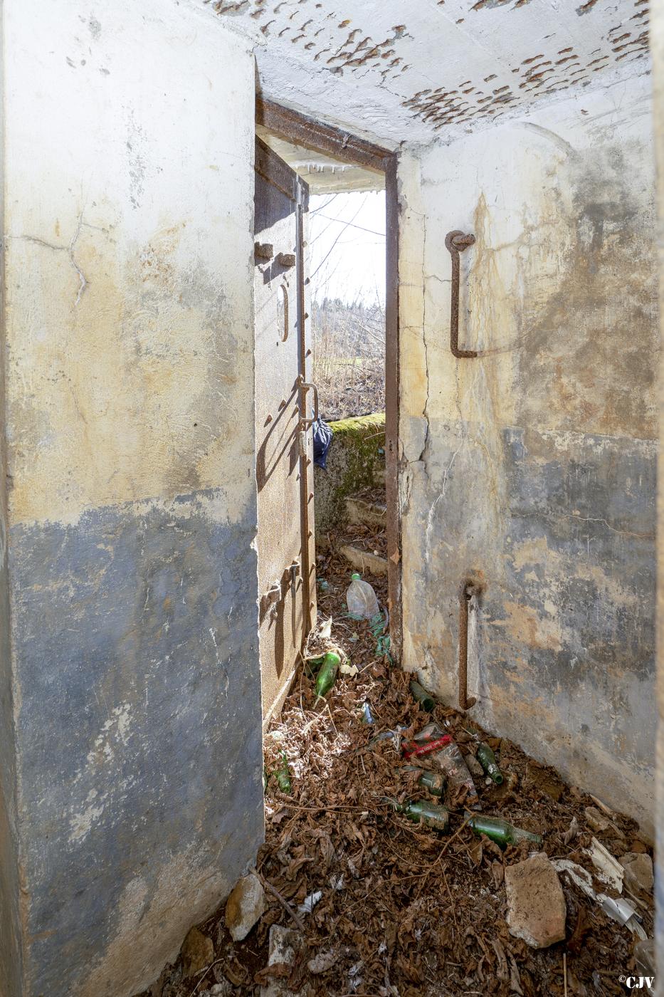 Ligne Maginot - CB14BIS - (Blockhaus pour arme infanterie) - L'entrée - Lia VERMEULEN