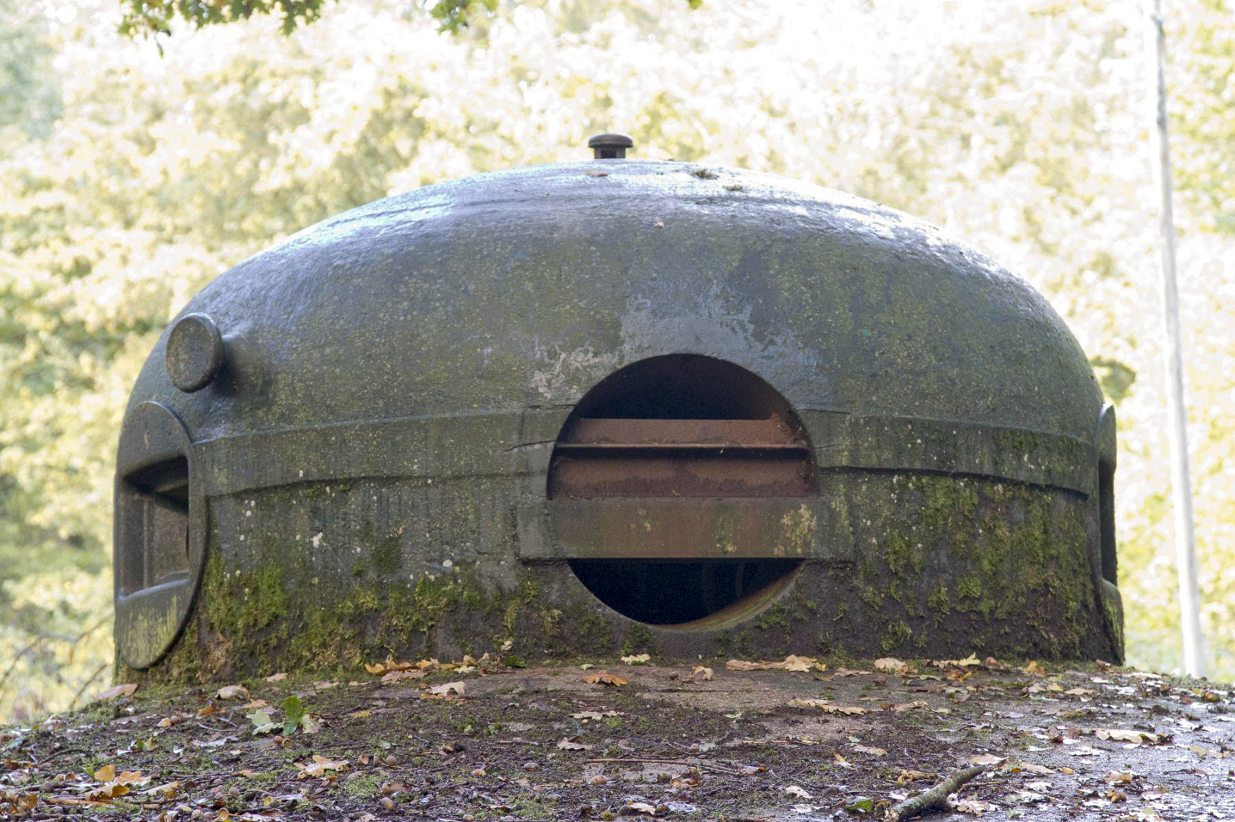 Ligne Maginot - LE CHESNOIS - CHENOIS - (Ouvrage d'artillerie) - Entrée mixte
Cloche GFM Type B de défense rapprochée - Michel Teiten