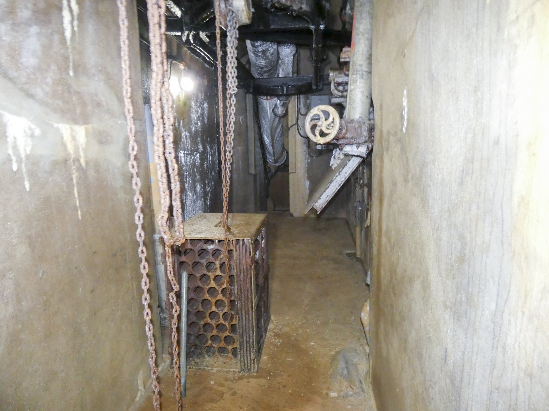 Ligne Maginot - FERMONT - A2 - (Ouvrage d'artillerie) - Bloc 4
Local de récupération des douilles - STENGER Mathieu