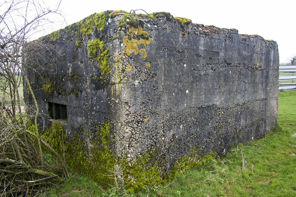 Ligne Maginot - CB31BIS - (Blockhaus pour arme infanterie) - Vue de la face avant avec le créneau