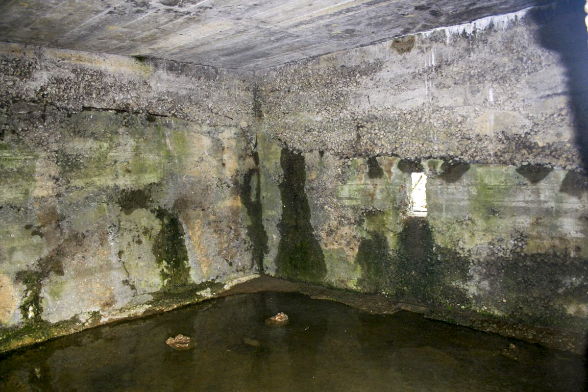 Ligne Maginot - CB31BIS - (Blockhaus pour arme infanterie) - Vue intérieure. Aucun aménagement, aucun véritable créneau ...