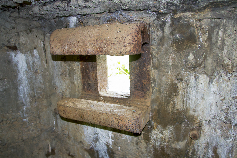 Ligne Maginot - CB344 - BREITENBAUM - (Blockhaus pour arme infanterie) - Vue intérieur de la trémie Condé du créneau mitrailleuse