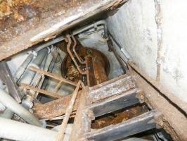 Ligne Maginot - FERMONT - A2 - (Ouvrage d'artillerie) - Bloc 6
Vue vers l'étage intermédiaire de la tourelle mitrailleuses 