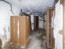 Ligne Maginot - FERMONT - A2 - (Ouvrage d'artillerie) - Bloc 7
Local entre les deux cloches comportant un réservoir d'eau et un casier à munitions