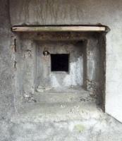 Ligne Maginot - CB444 - RIPPERT - (Poste de Secours) - Créneau de défense rapprochée de l'entrée de gauche.